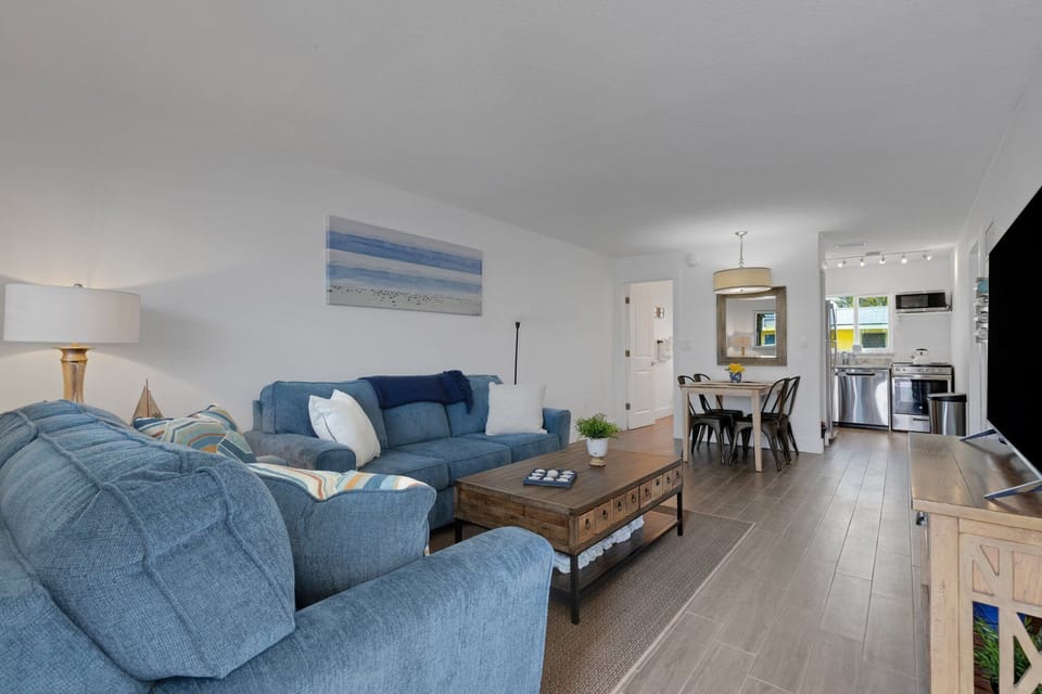 Living room Comfort after a long day at the beach in your home away from home.