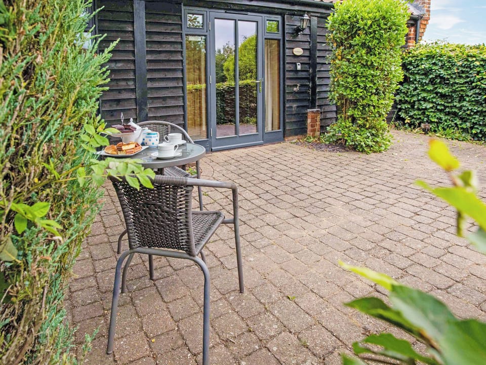 Sitting-out-area | Rosemary - Grove Farm Barns, Catfield