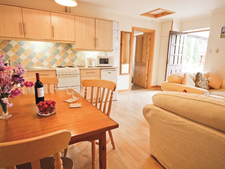Kitchen/diner | Bridle Cottage - The Court, Hentland, Ross-on-Wye 