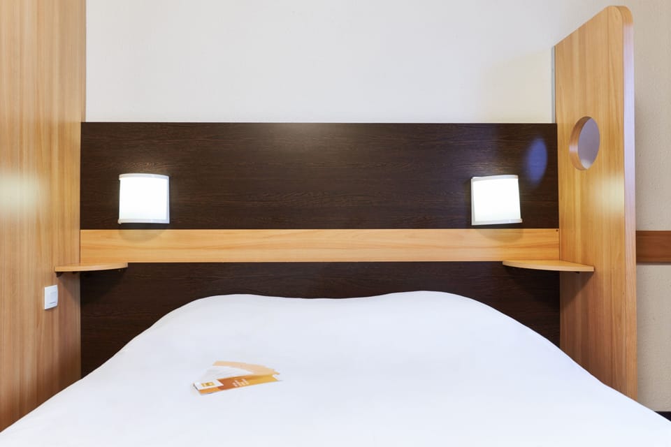 Standard Room, 1 Double Bed | Premium bedding, desk, blackout drapes, soundproofing