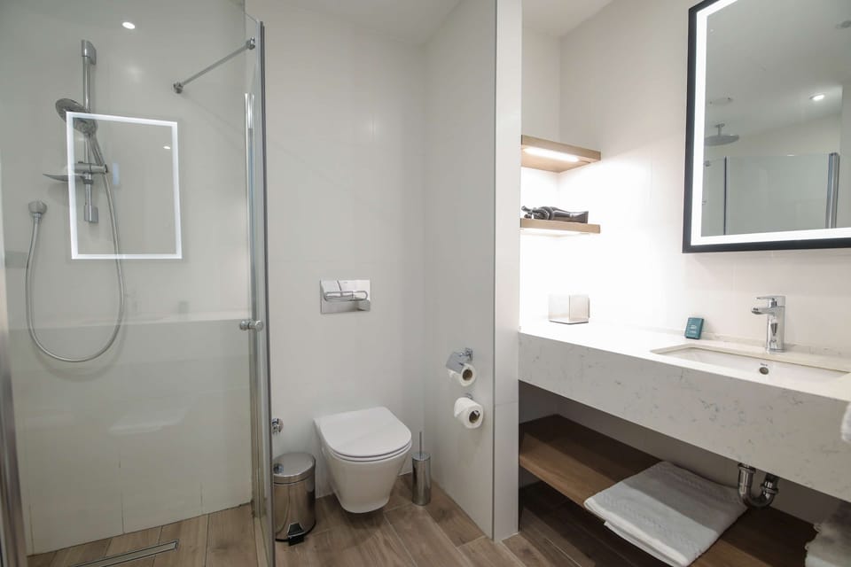 Bathroom shower
