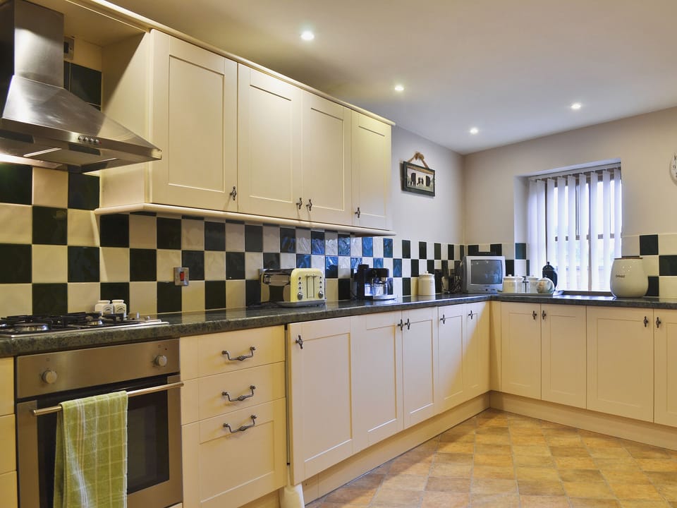 Kitchen | Shippon Cottage - Plealey Country Cottages, Plealey, Shrewsbury
