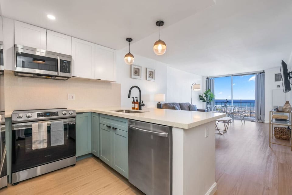 Our entire 1 bed/1 bath is newly renovated from top to bottom - complete with wood floors, new appliances & fixtures, brand new modern furniture throughout to make your stay as comfortable as possible.