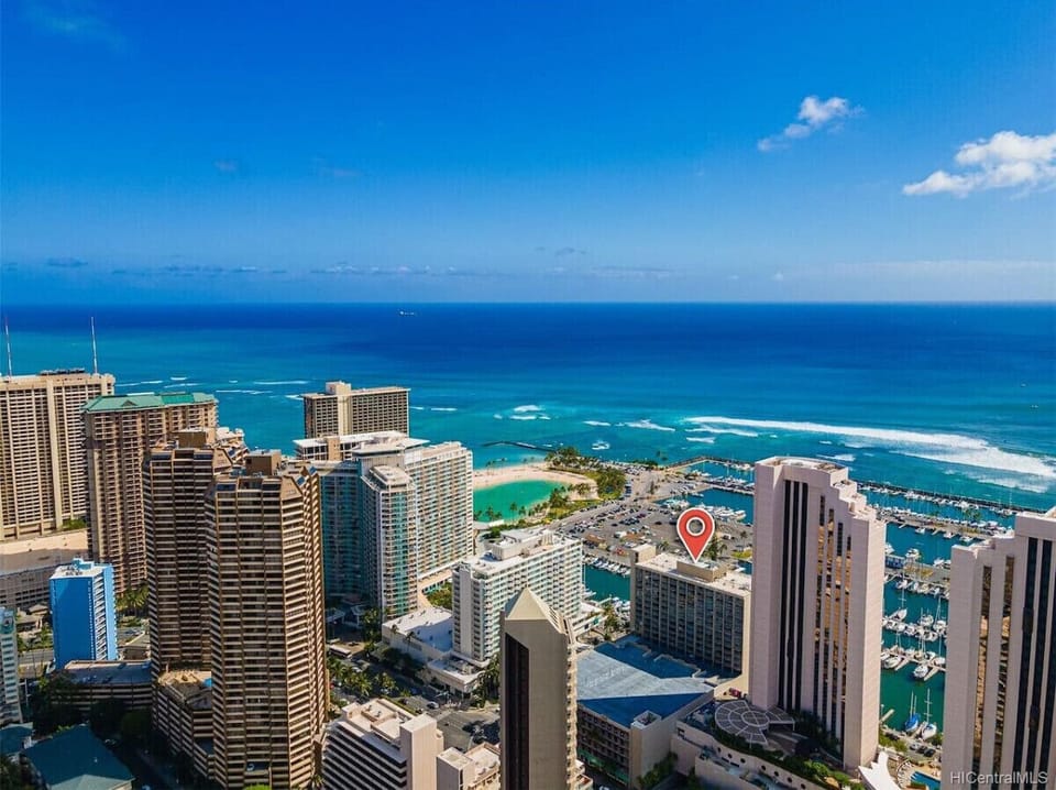 Located right in the heart of Honolulu, our entire 1 bed/1 bath is newly renovated from top to bottom - complete with wood floors, new appliances & fixtures, brand new modern furniture throughout to make your stay as comfortable as possible.
