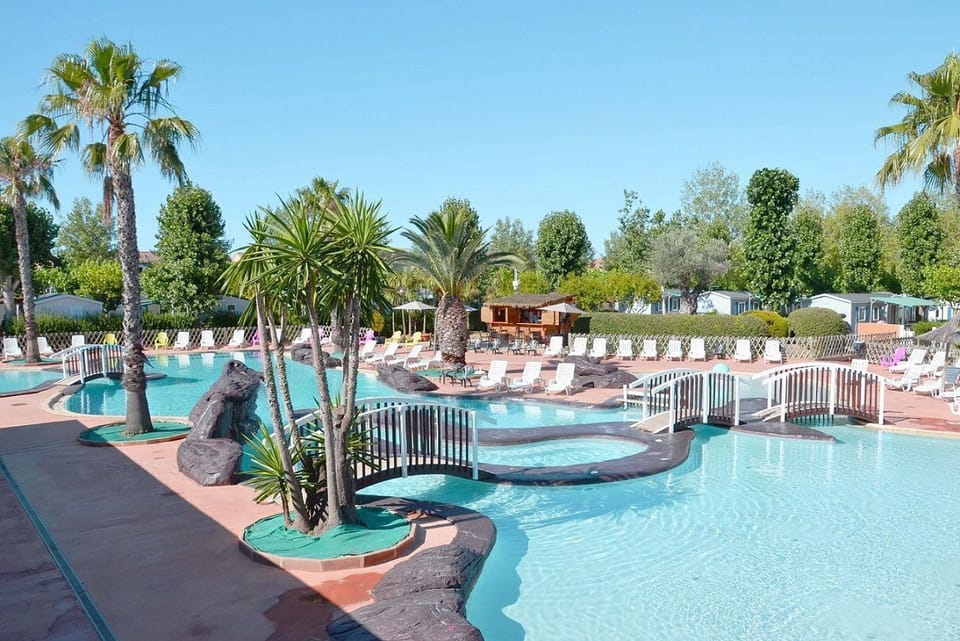 The outdoor pools are not heated.