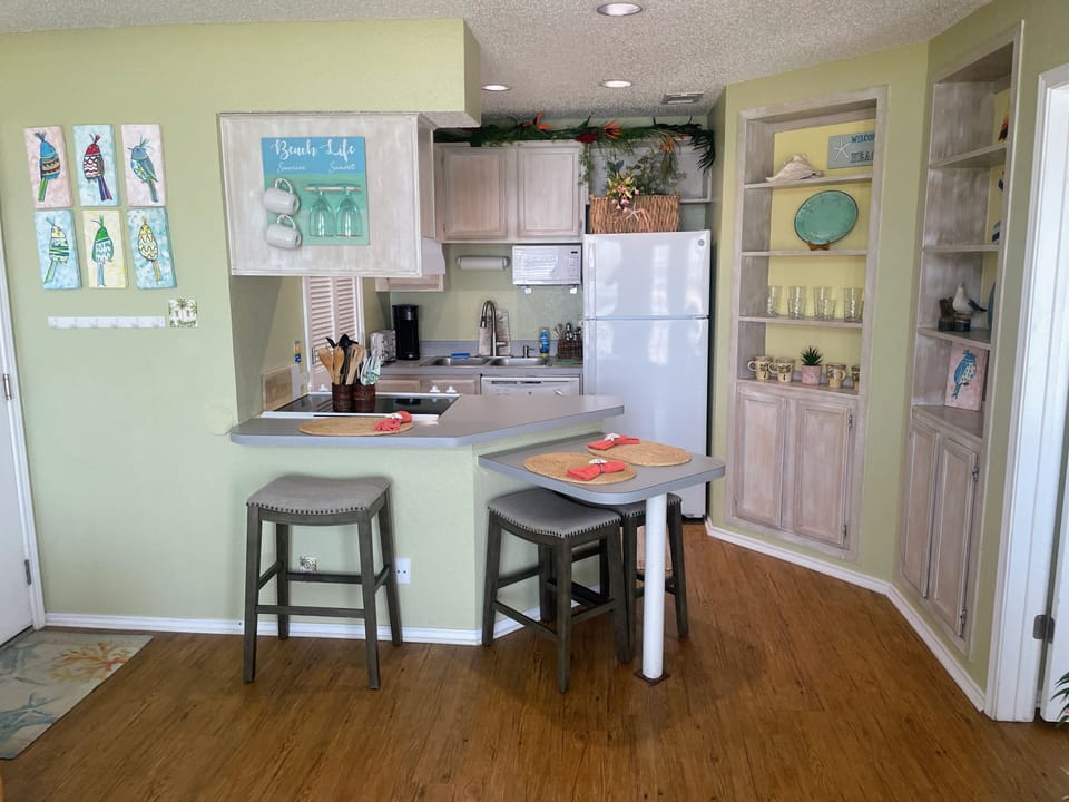 Kitchen Bar Seating Area