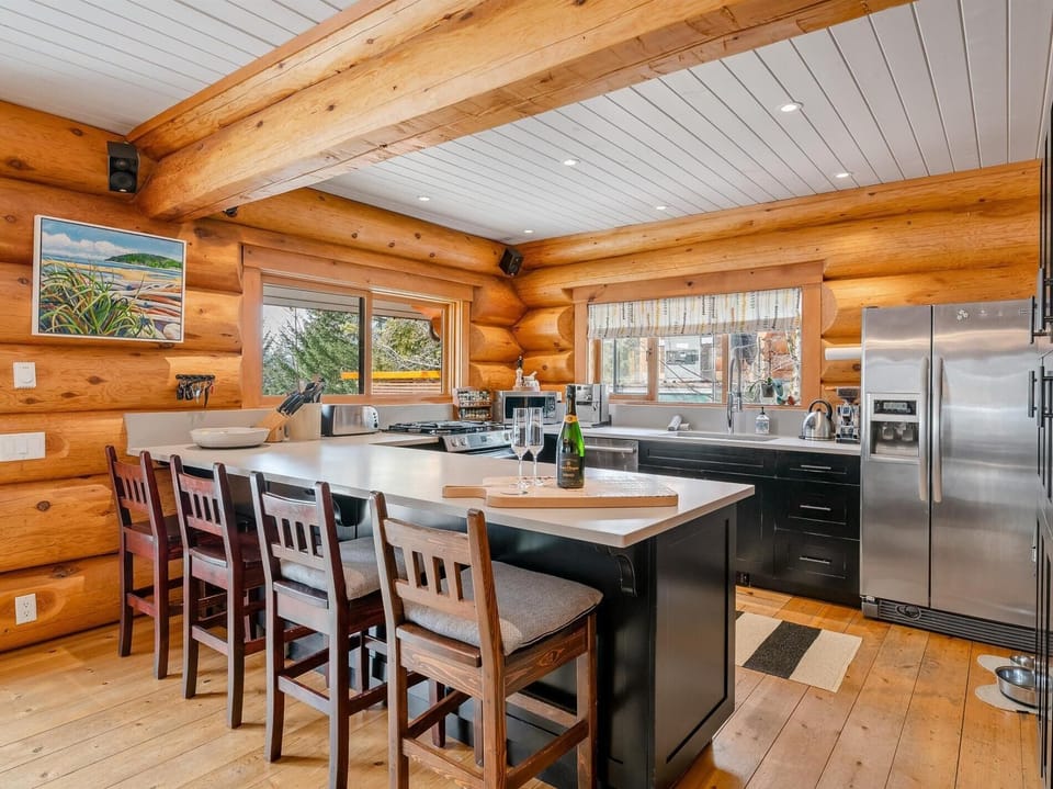 Fully updated kitchen