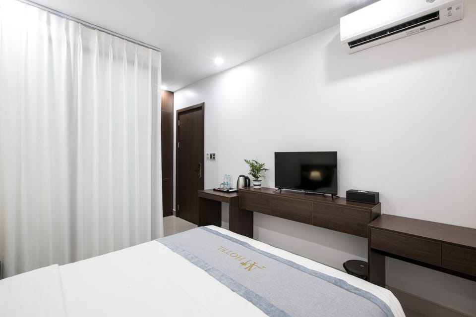 Standard Double Room | Desk, soundproofing, free WiFi, bed sheets