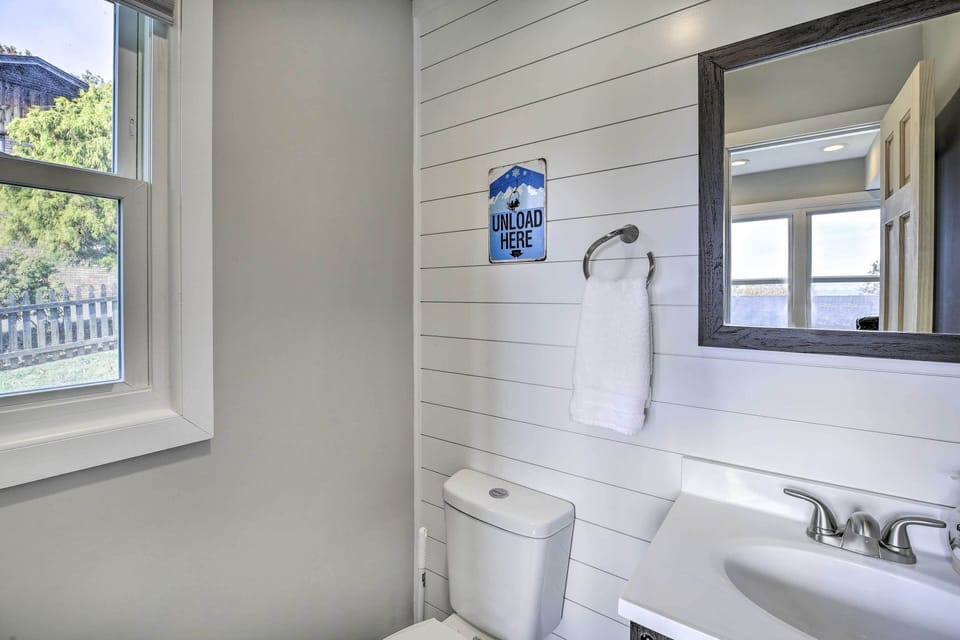 Half Bathroom | 1st Floor