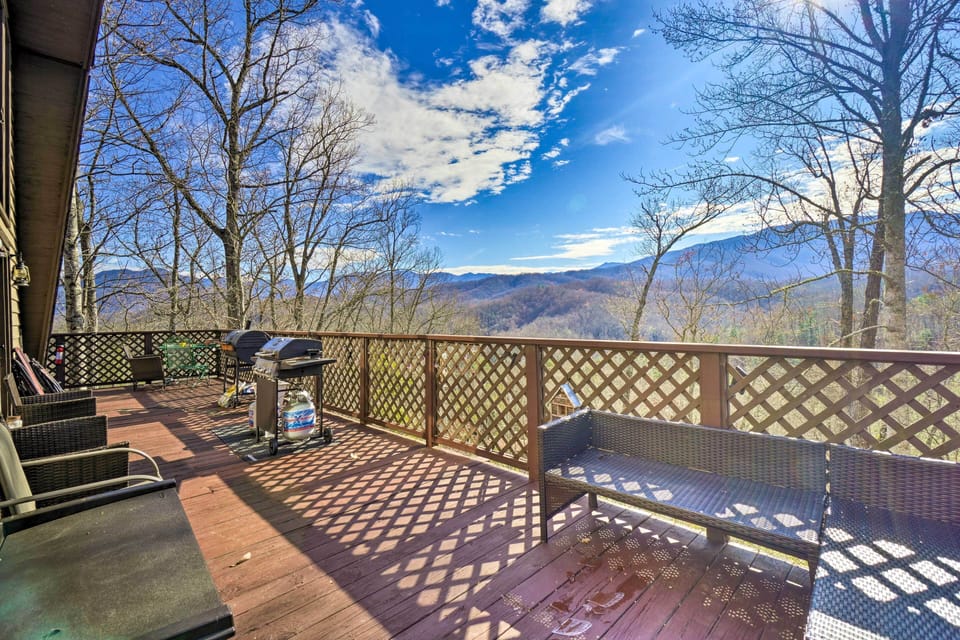 Deck | Gas & Charcoal Grill | Sitting Area