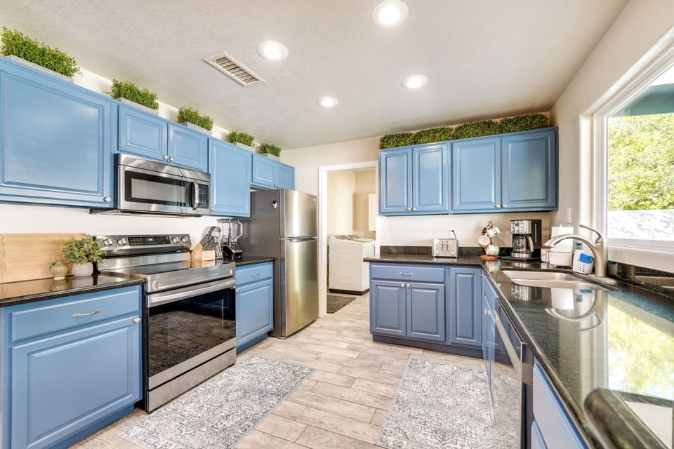 Kitchen | Crockpot | Drip Coffee Maker | Dishwasher | Toaster