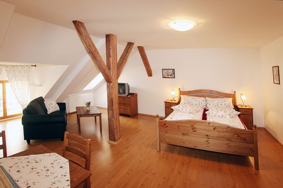 Double Room | Soundproofing, free WiFi, bed sheets