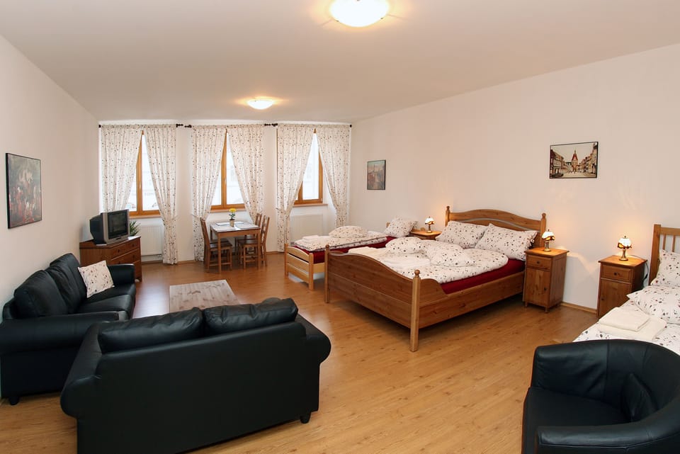 Quadruple Room | Soundproofing, free WiFi, bed sheets