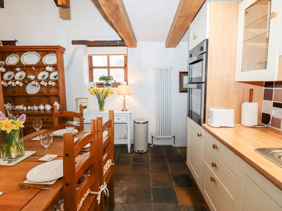 Cottage | Interior