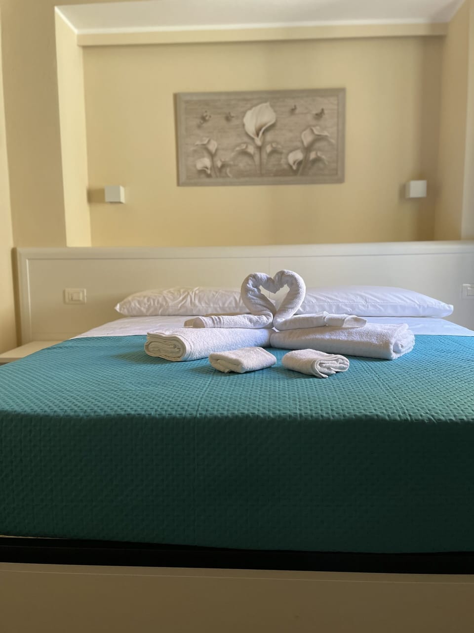Basic Triple Room | In-room safe, soundproofing, free WiFi, bed sheets