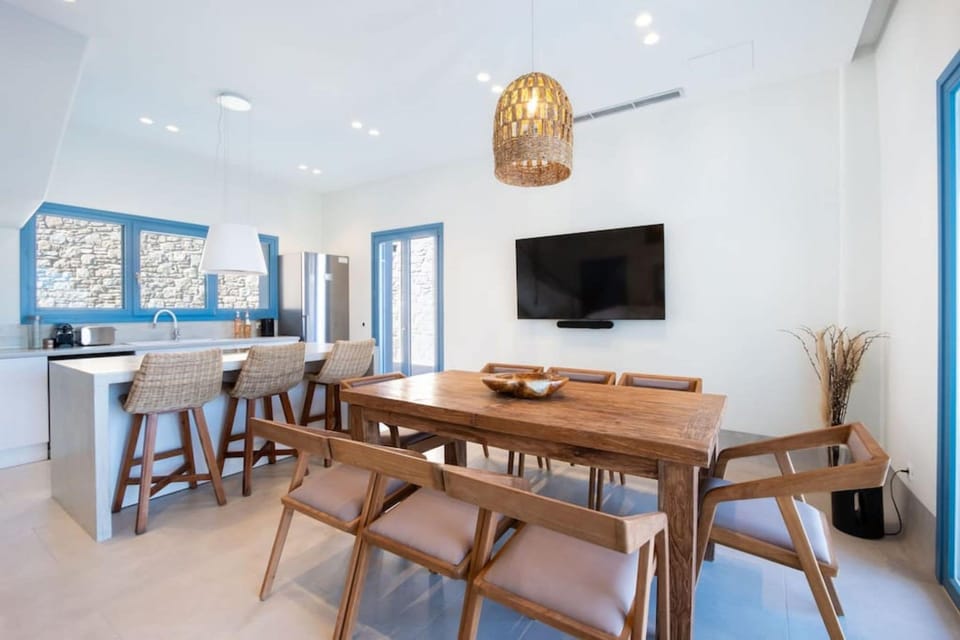 House, Smoking | 5 bedrooms, Internet