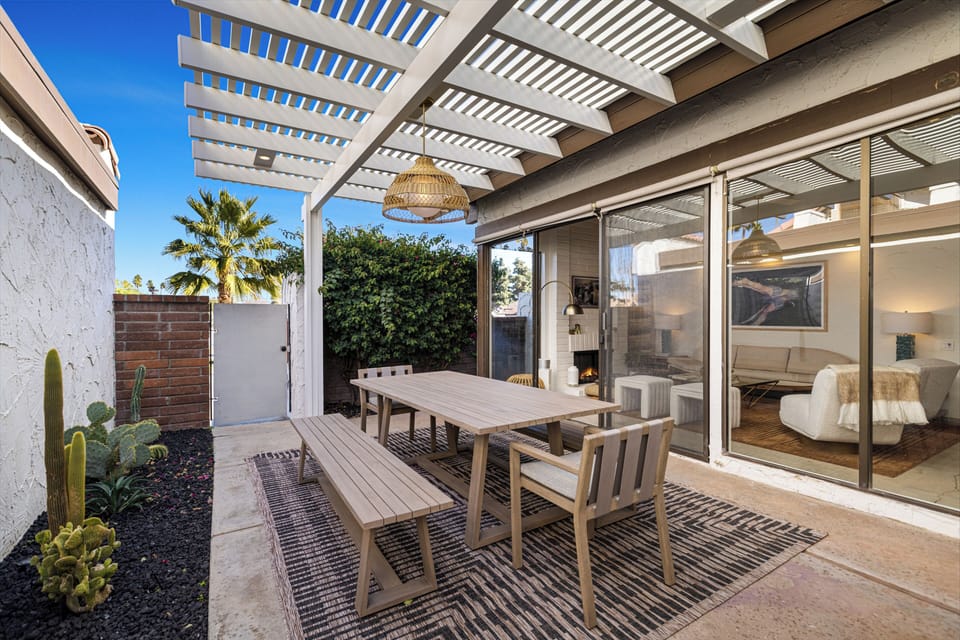 Outdoor dining