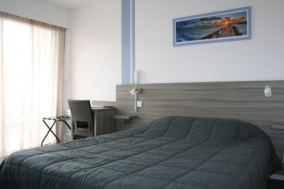 Double Room, Balcony | Desk, free WiFi