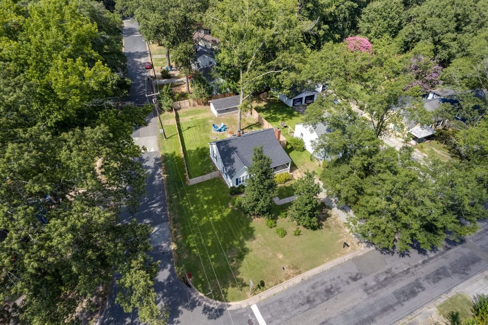 Nice corner lot for privacy