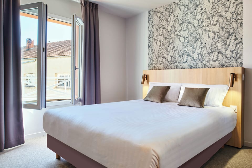 Comfort Double Room | Individually furnished, desk, laptop workspace, soundproofing