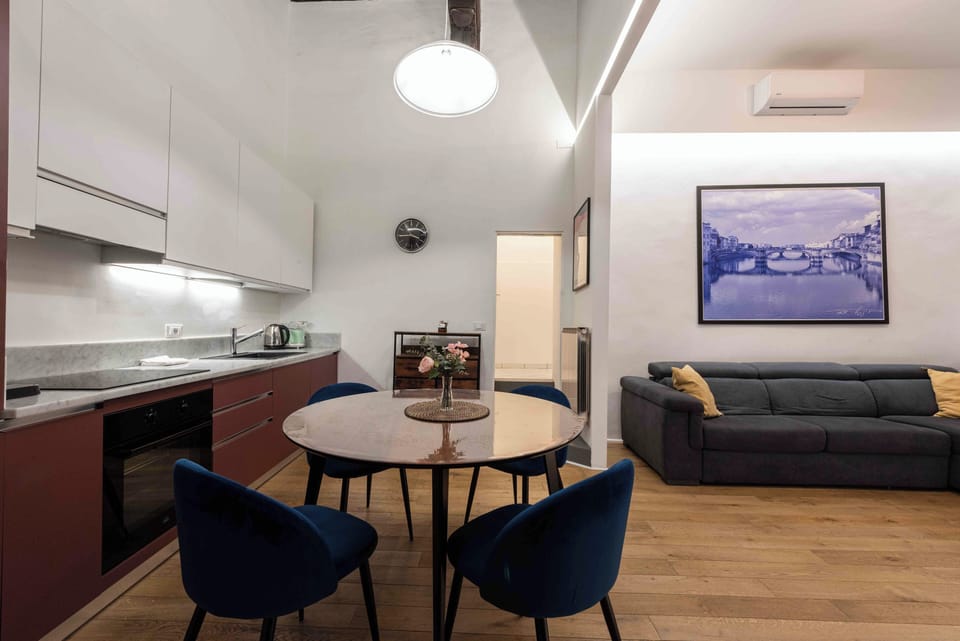 Comfort Apartment | Living area | 40-inch flat-screen TV with digital channels, TV