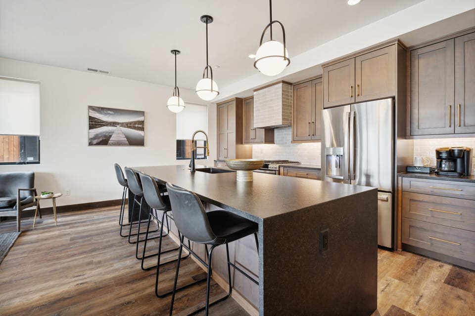 Large breakfast bar 
