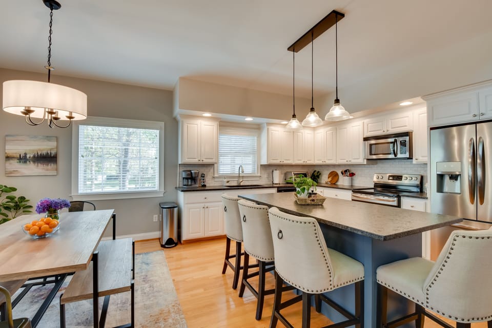 Countertop Dining Area