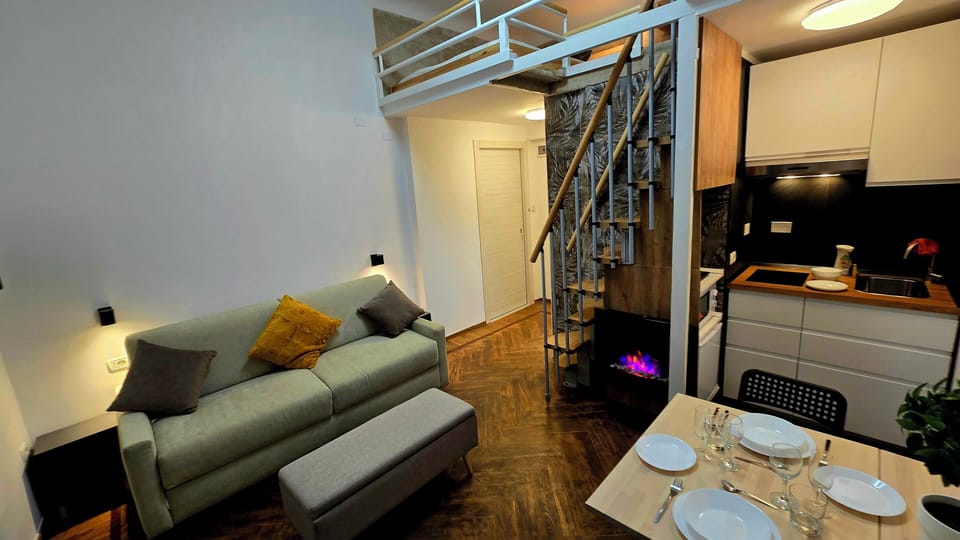 Basic Studio Suite, Multiple Beds, City View | Desk, laptop workspace, blackout drapes, free WiFi