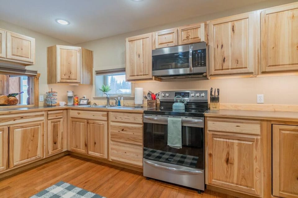 Full Kitchen with Stainless Steel Appliances