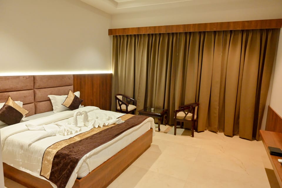Deluxe Room | Soundproofing, bed sheets