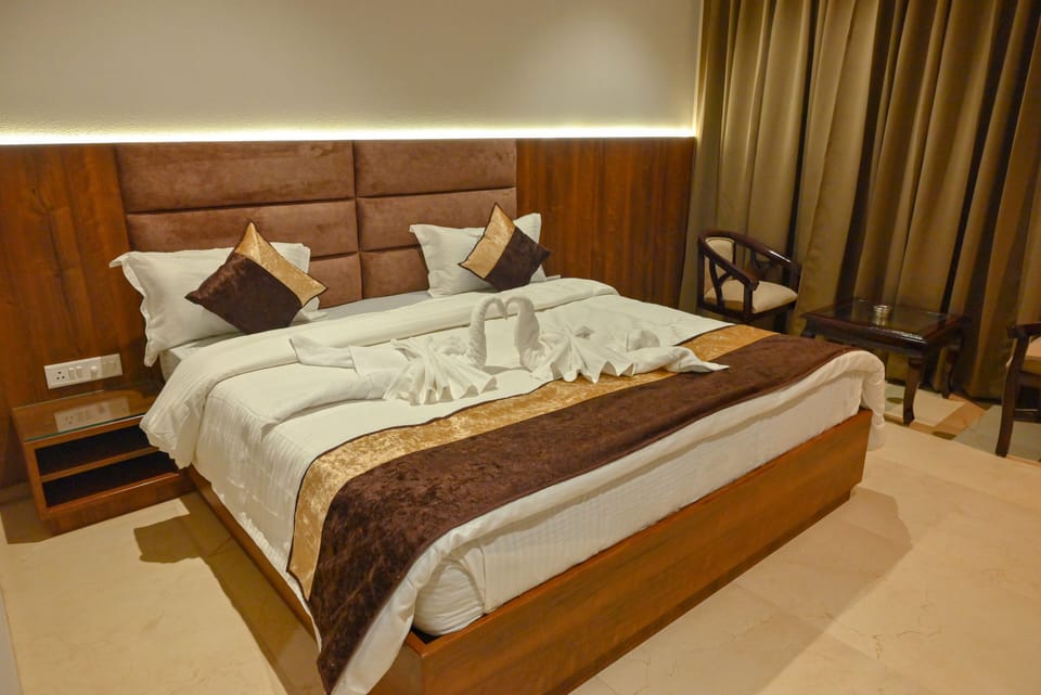 Deluxe Room | Soundproofing, bed sheets