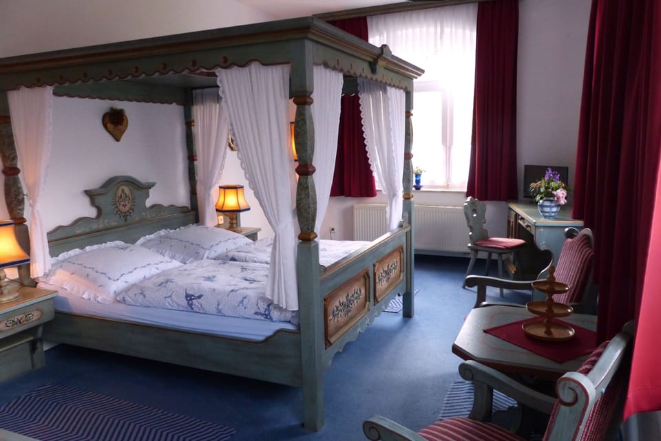 Luxury Studio Suite | In-room safe, desk, laptop workspace, soundproofing