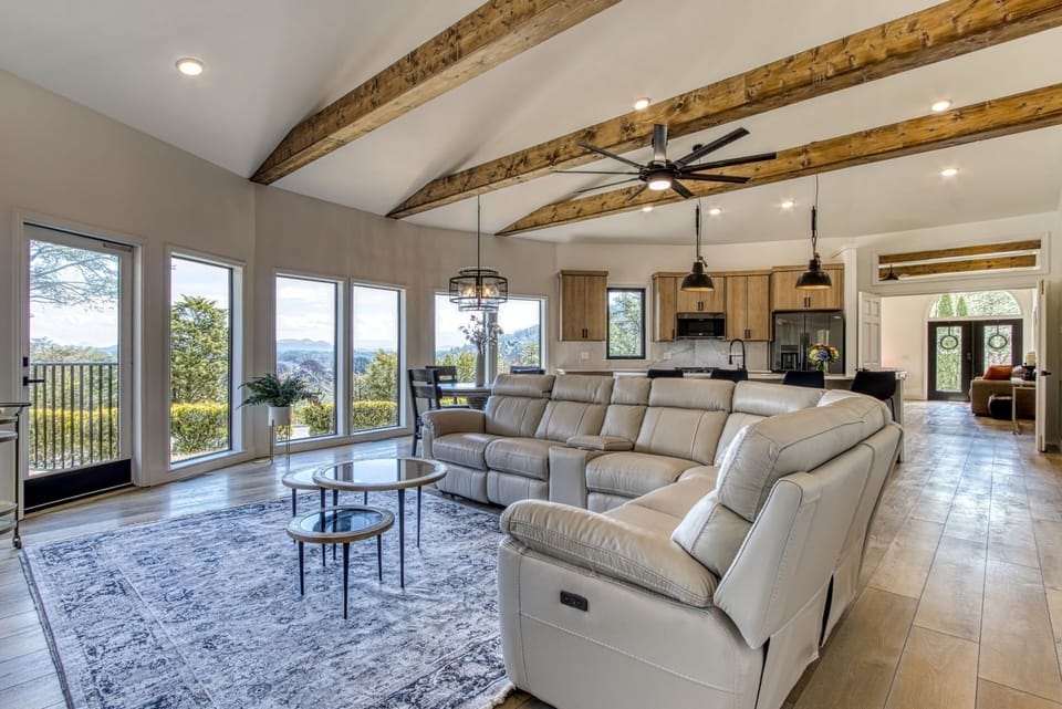 Cabin, 2 Bedrooms | Living area