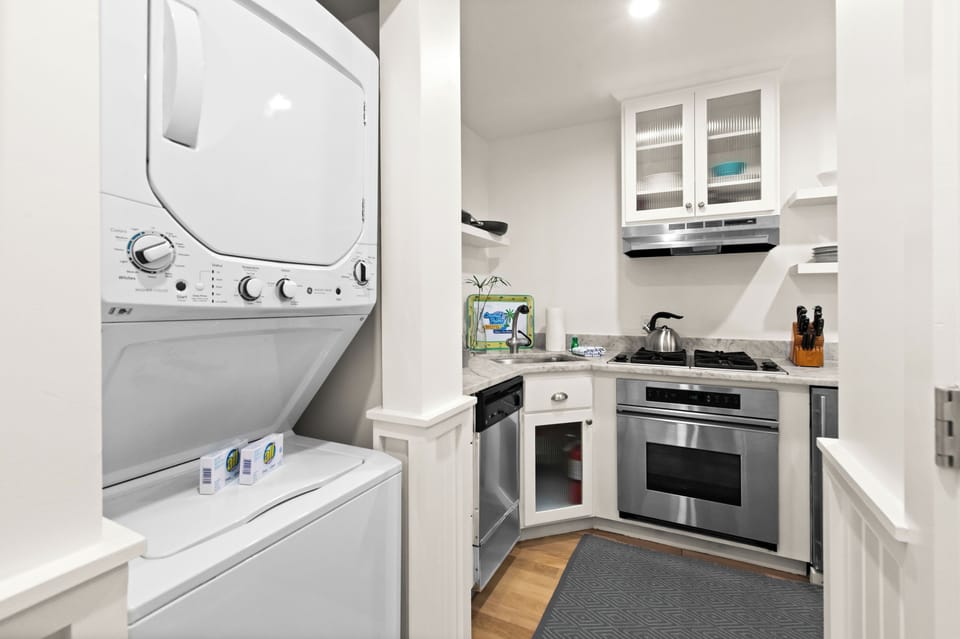 Washer and Dryer on the 1st floor - rare for a Carriage House