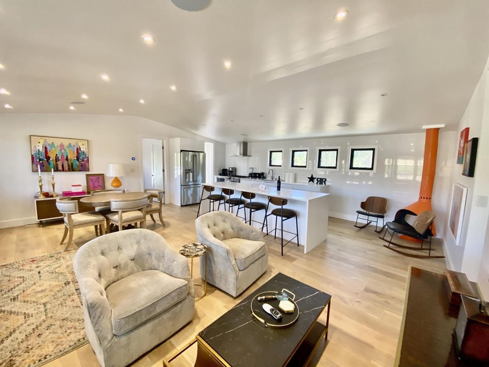 Casa 1: Large open space living area