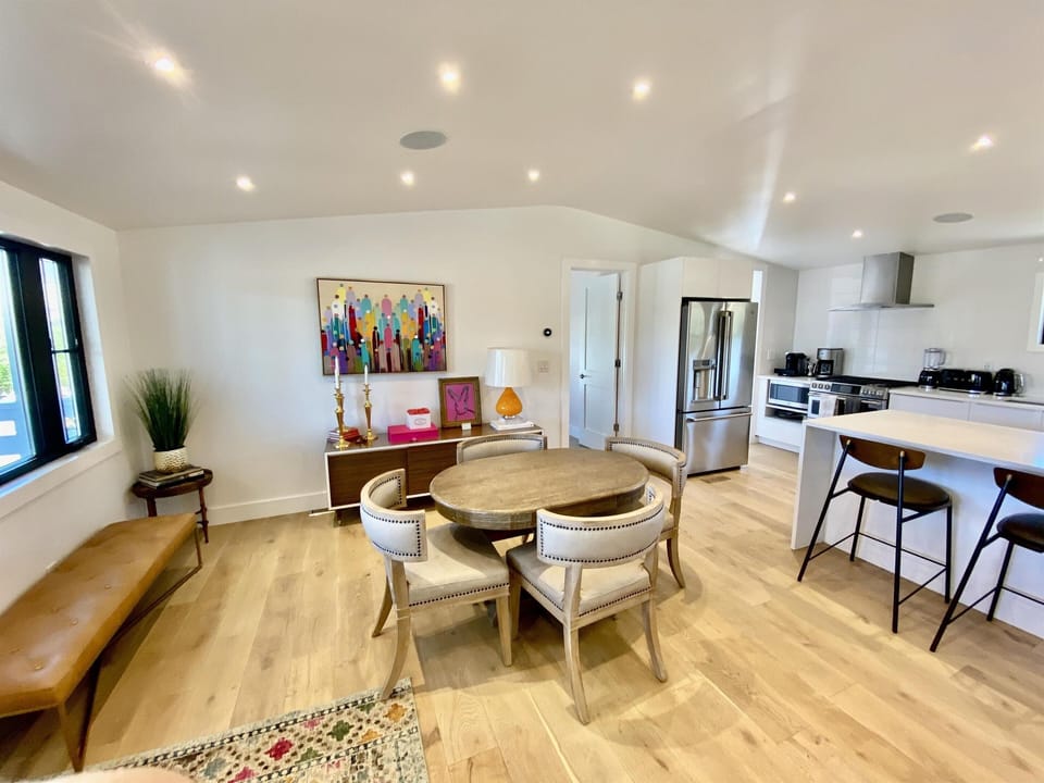 Casa 1: Dining area of main living space