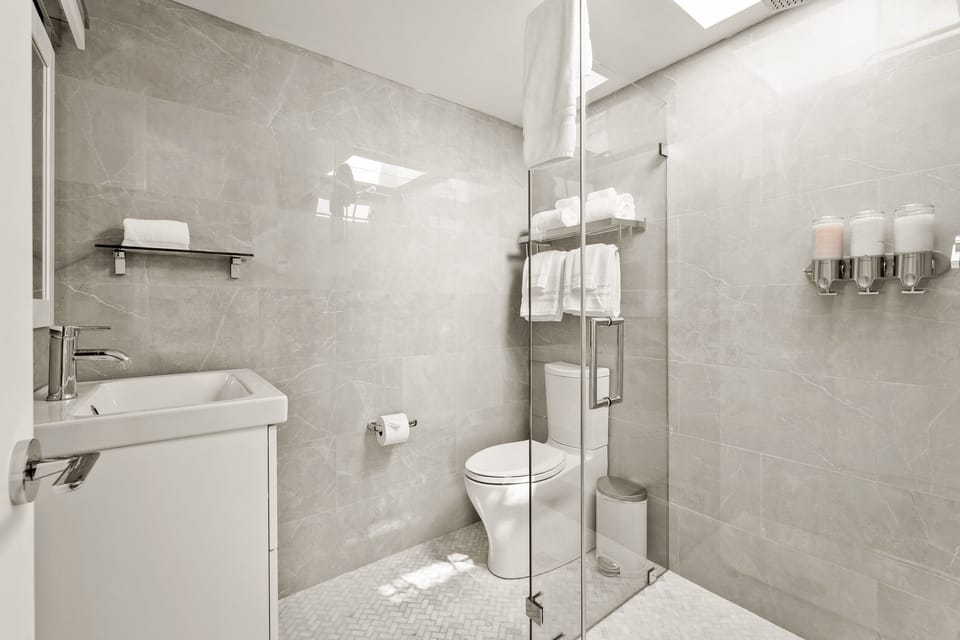 Bathroom Room 3