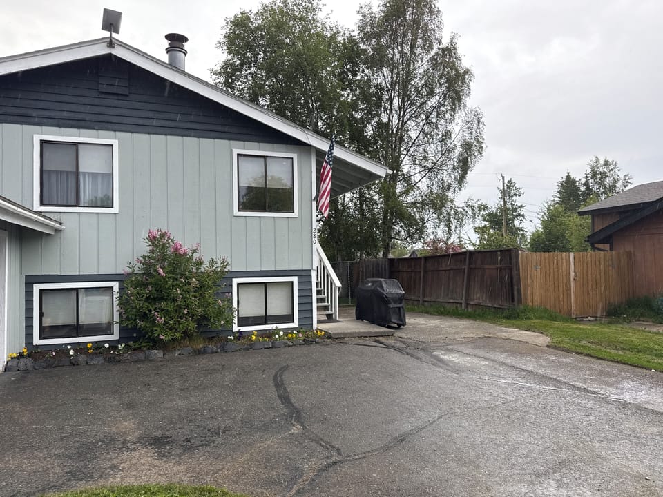 Front of house/BBQ