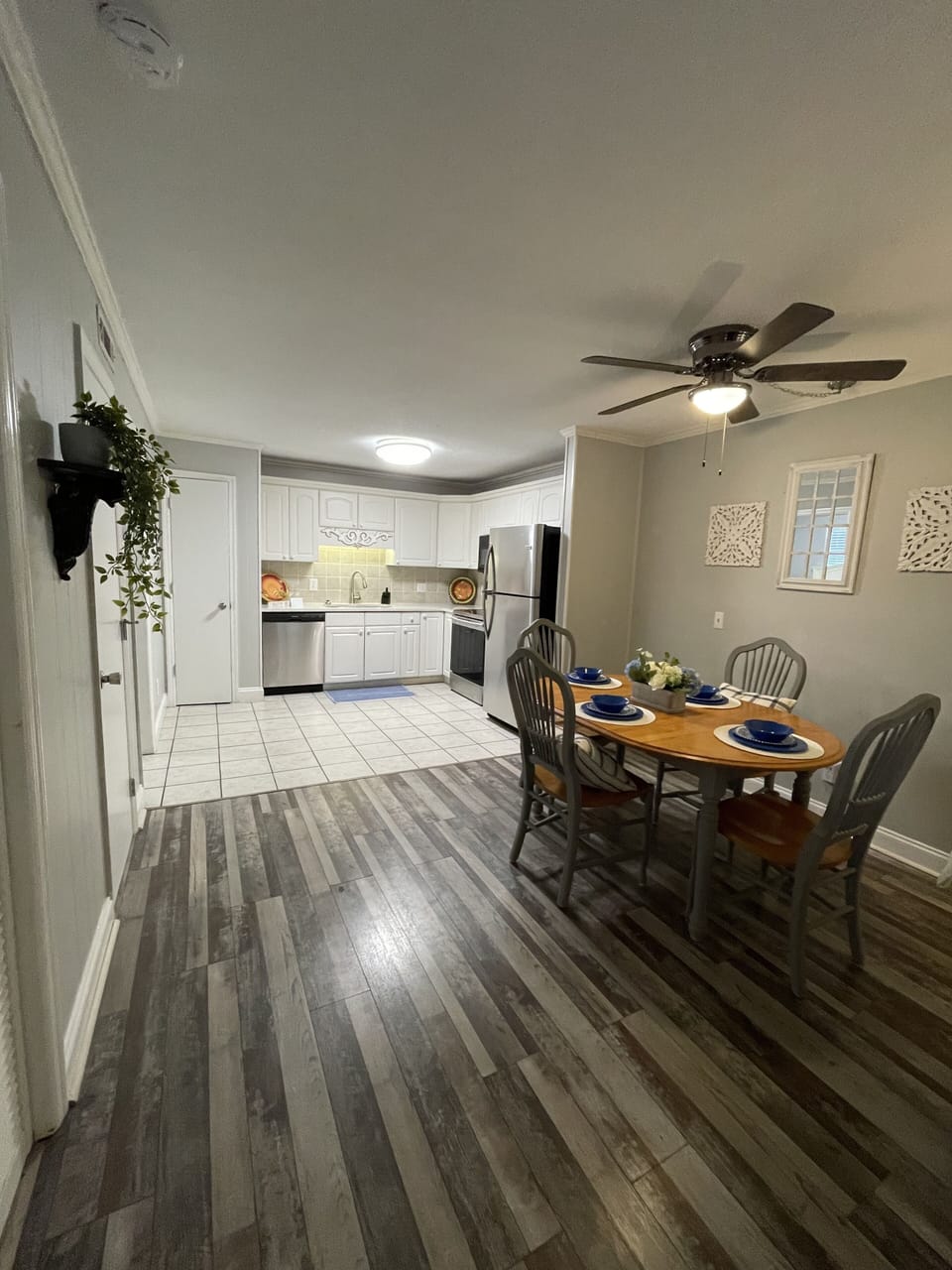 Kitchen/Dining Area