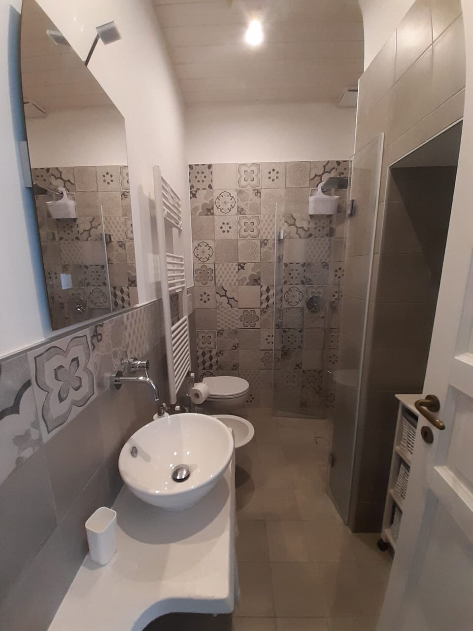 Junior Double Room | Bathroom | Free toiletries, hair dryer, bidet