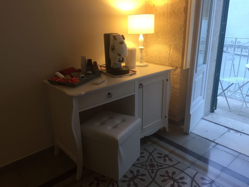 Junior Double Room | Living area | TV