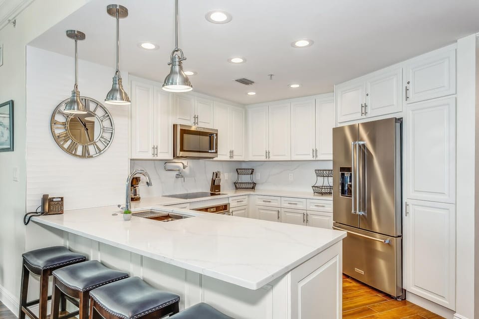 Beautifully renovated gourmet kitchen!