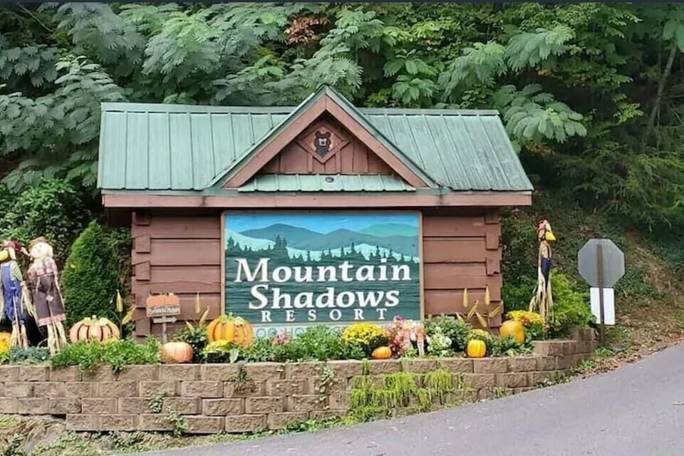 The Cabin is located in Mountain Shadows Resort (Phase 1)