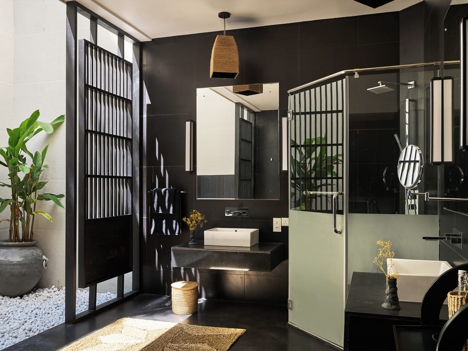 Room (Ocean Pavilion) | Bathroom | Shower, slippers, towels