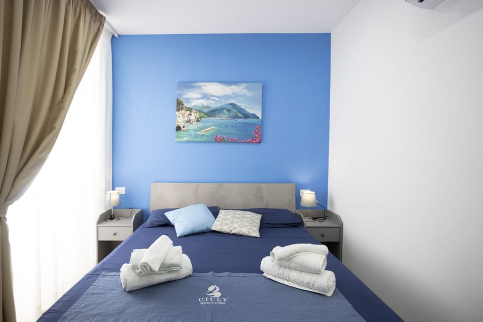 Superior Room | Down comforters, desk, bed sheets