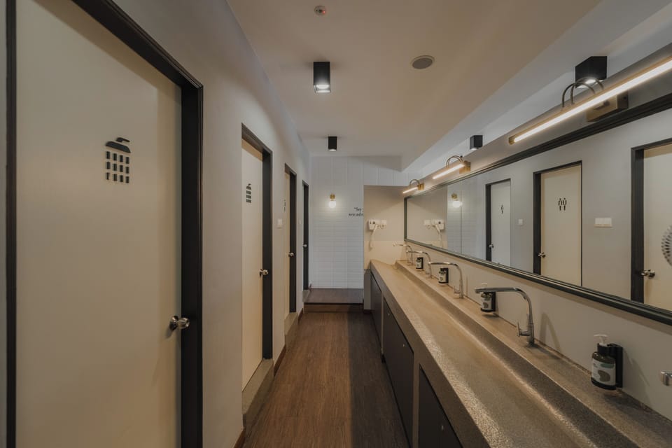 Shared Dormitory, Mixed Dorm, Shared Bathroom, City View (14 Beds) | Shared bathroom