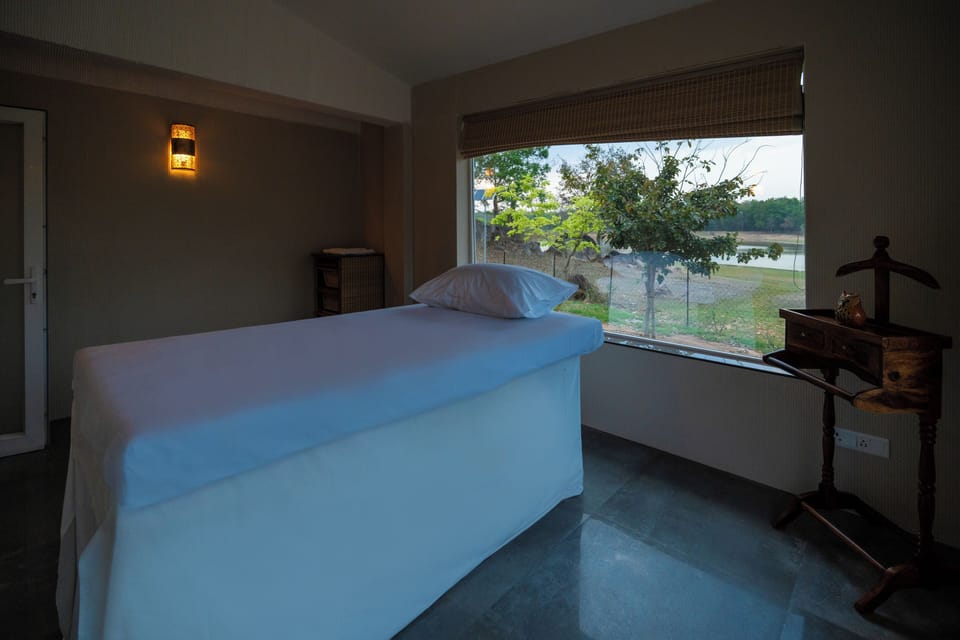 Deep-tissue massages, Swedish massages, Thai massages, 1 treatment room