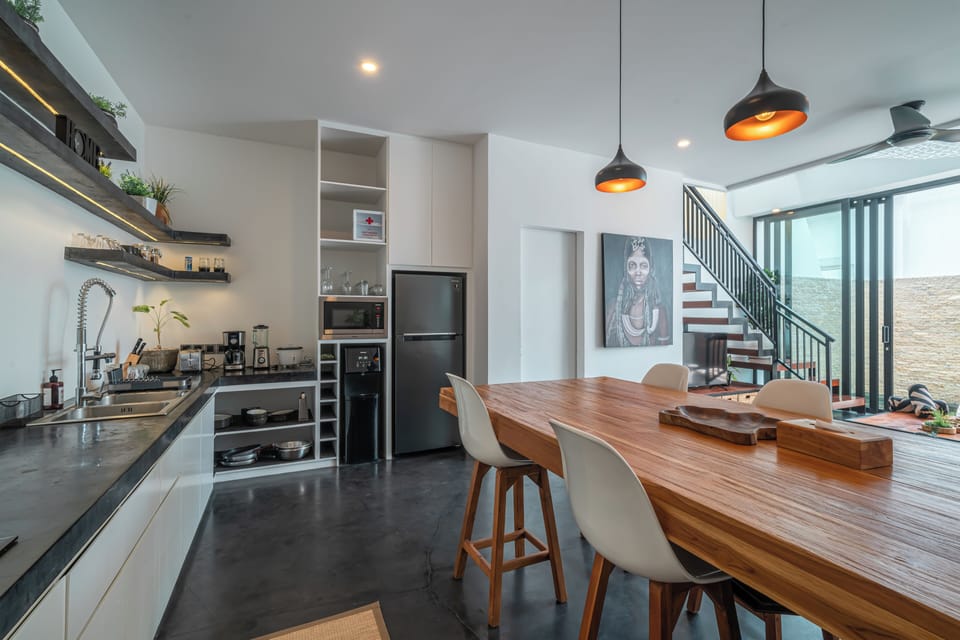 Superior Villa | Private kitchen | Fridge, microwave, stovetop, toaster