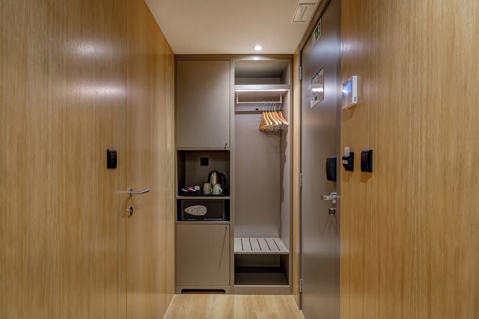Double Room | Down comforters, minibar, in-room safe, desk