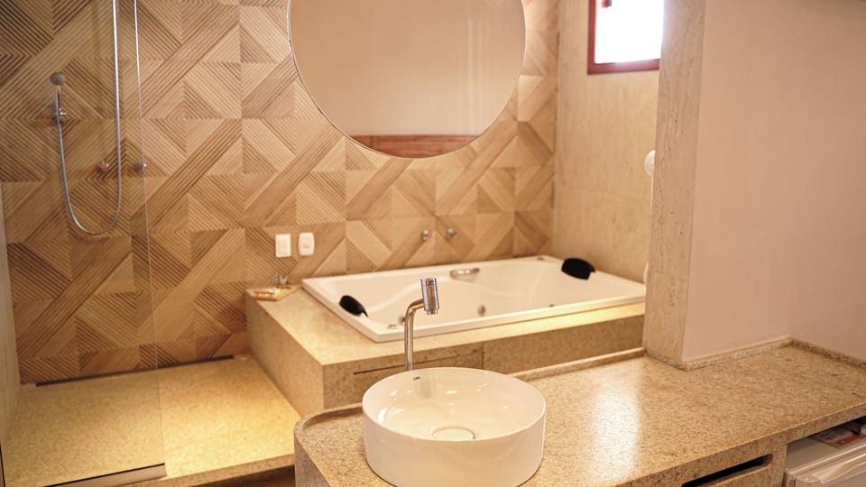 Suíte Duplo luxo | Minibar, desk, free cribs/infant beds, free WiFi